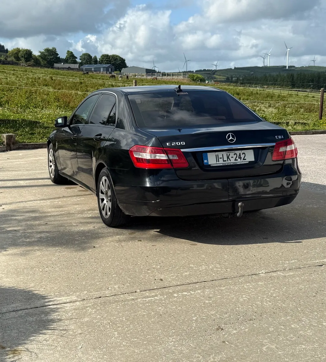 Lovely Mercedes E Class - Image 2