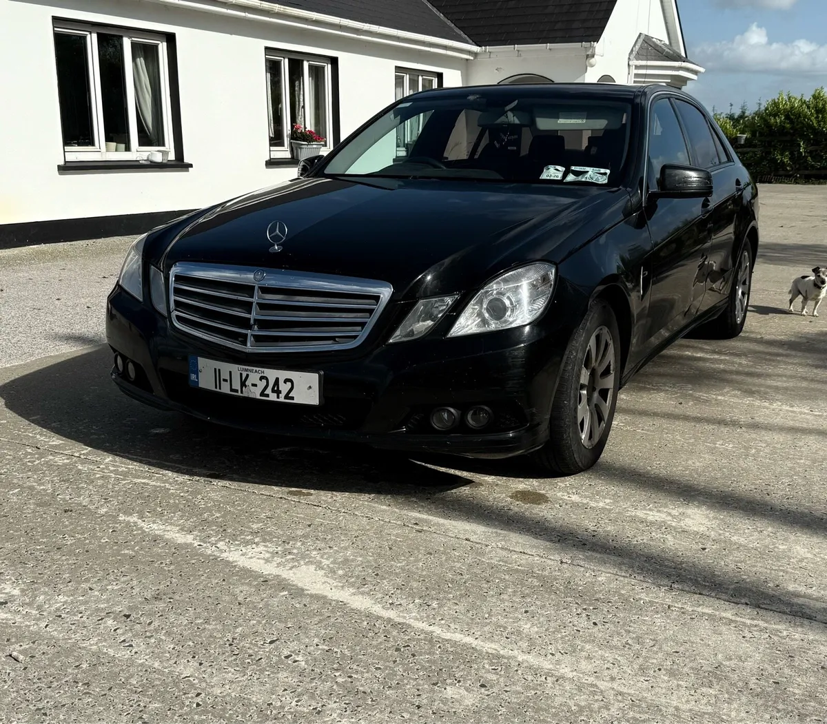 Lovely Mercedes E Class - Image 4