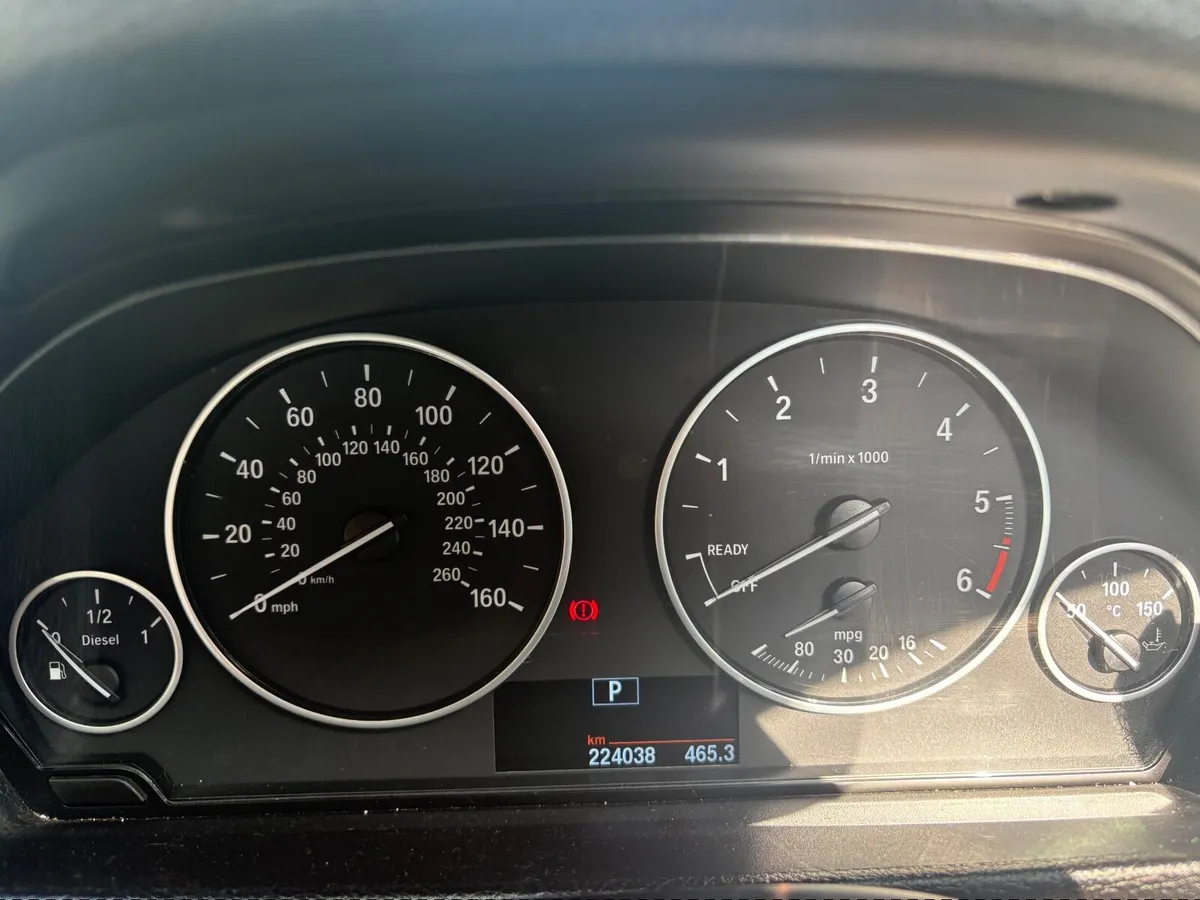 BMW 3-Series 2017 - Image 2