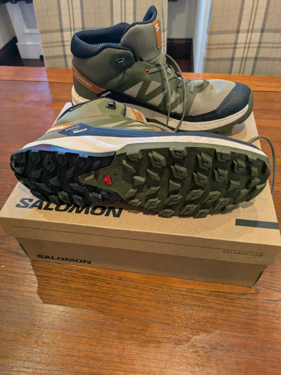 Salomon, Nike Air Max, Superdry - Image 4
