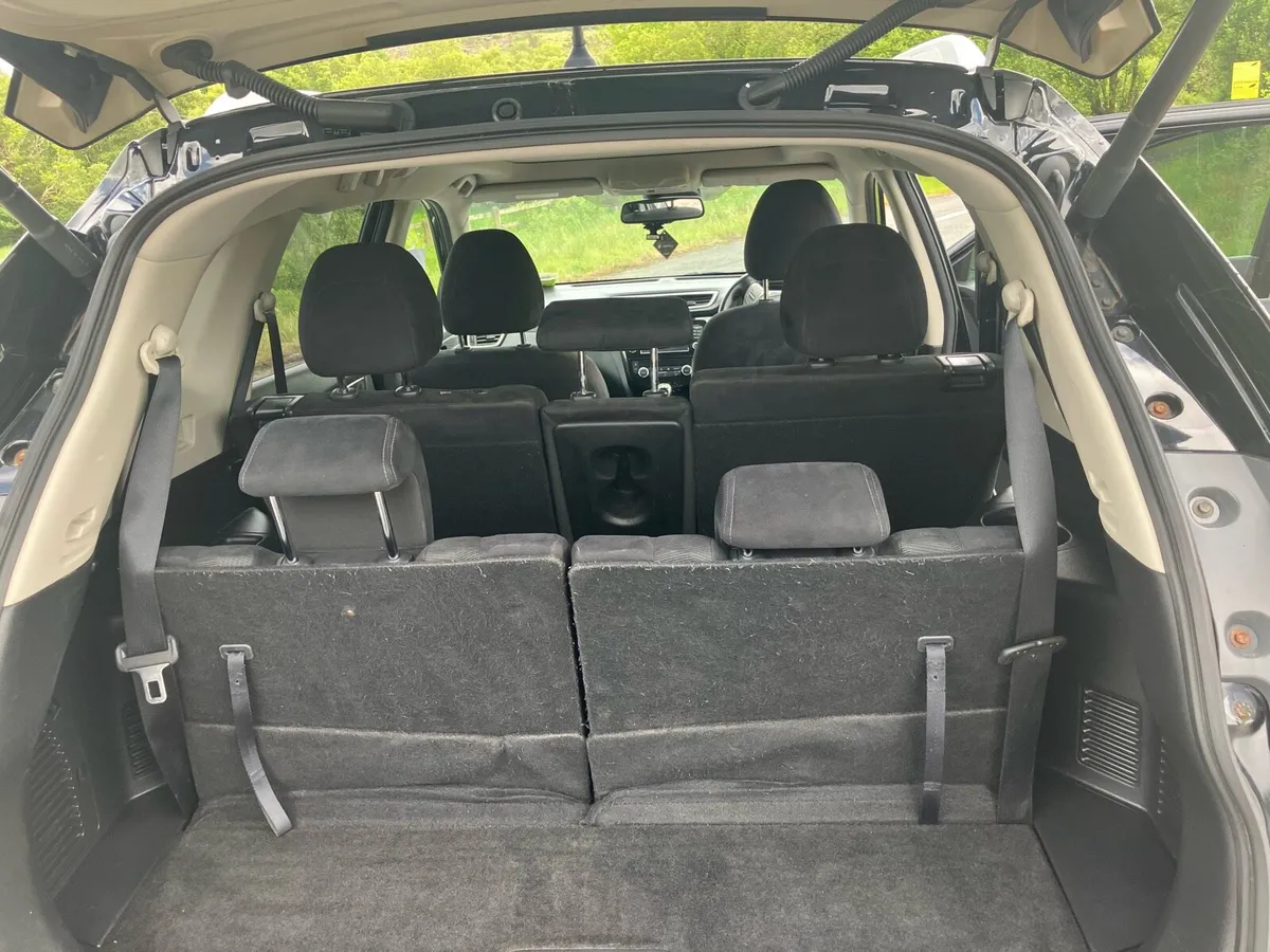 2016 Nissan X Trail 7 seater - Image 4