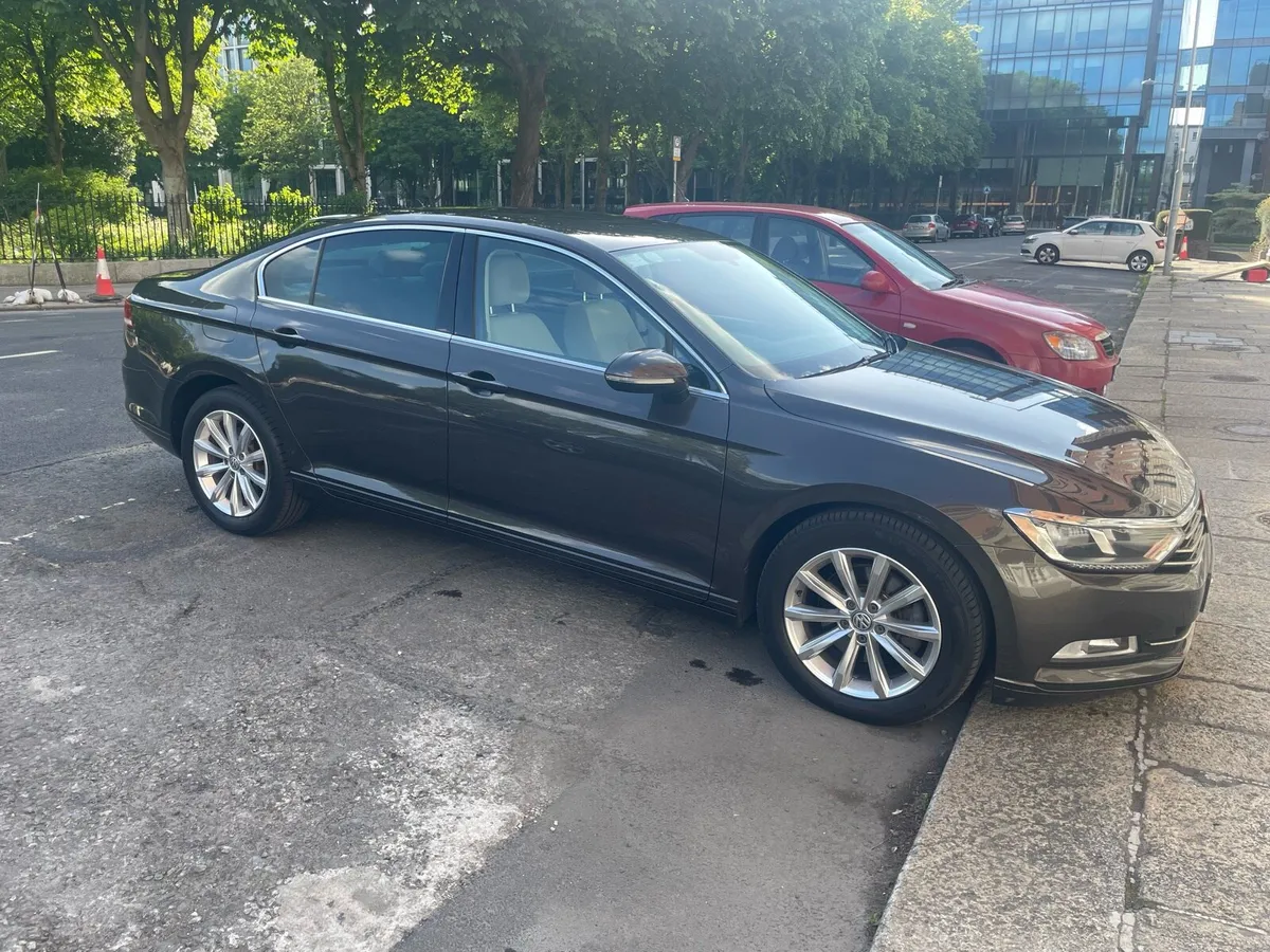 2018 Volkswagen Passat 1.6l - Image 2