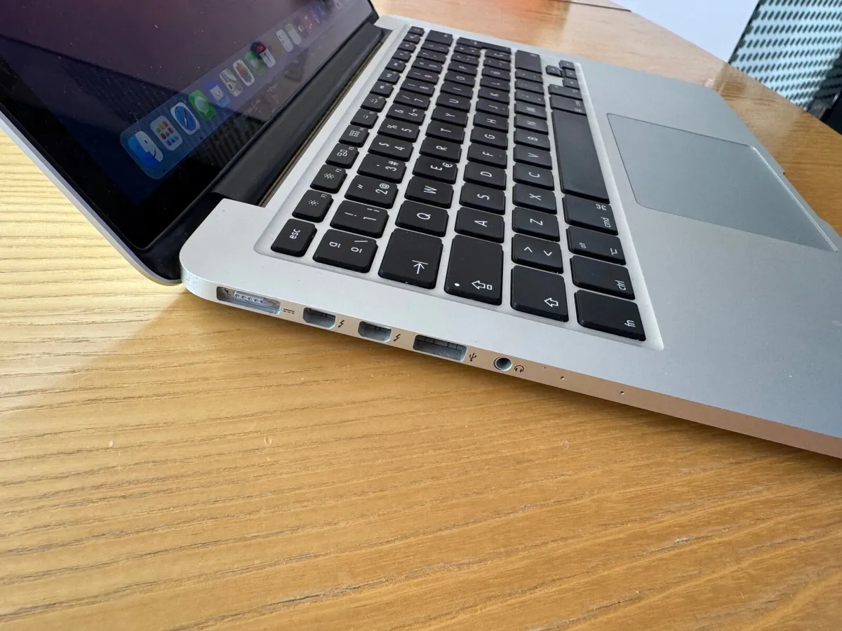 Apple MacBook Pro (retina 13-inch, Late 2013) - Image 2