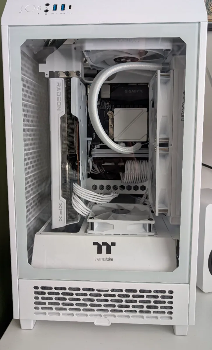 High End Performance Whiteout Gaming PC - Image 2