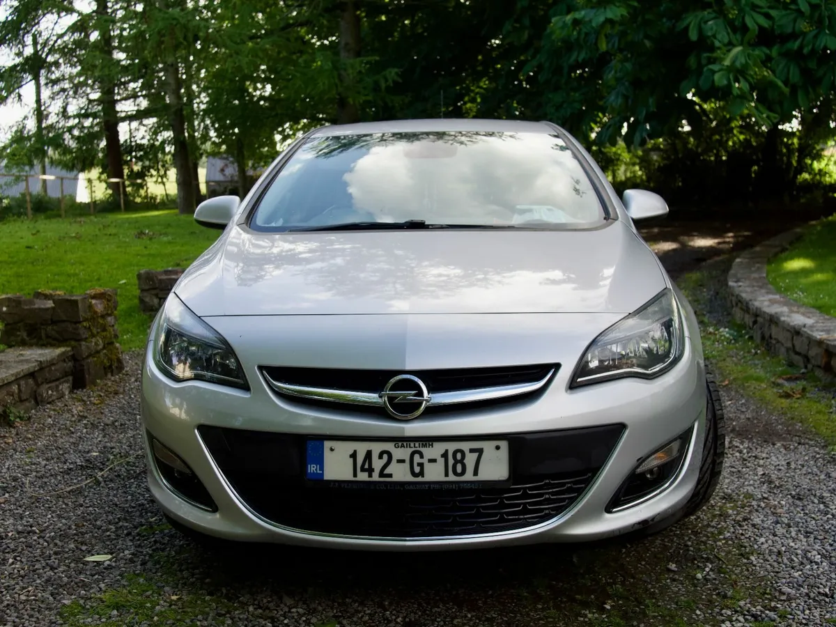 2014 Opel Astra  Elite 1.7 CDTi 136ps 5 door - Image 2