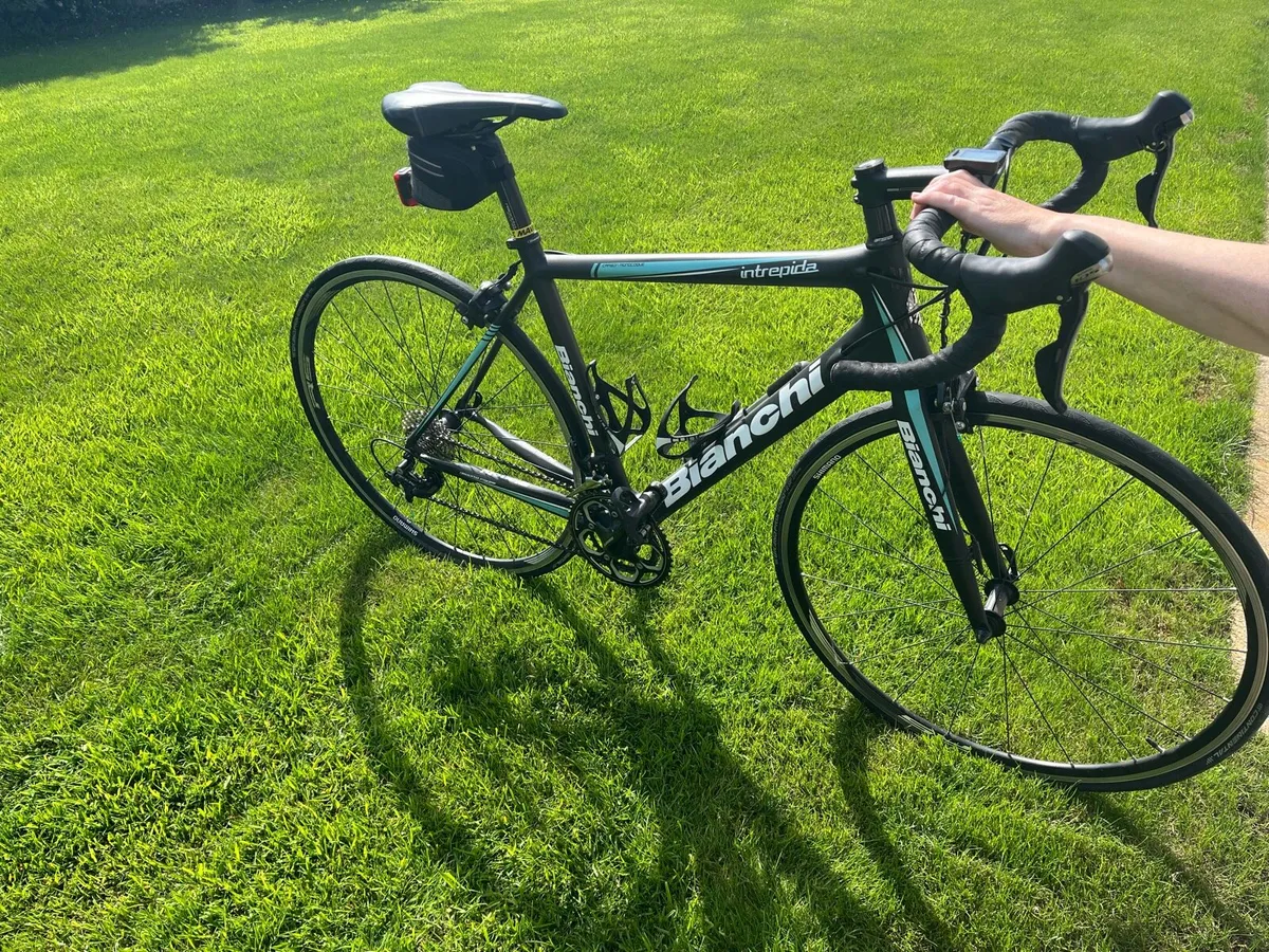 Bianchi carbon bike - Image 4