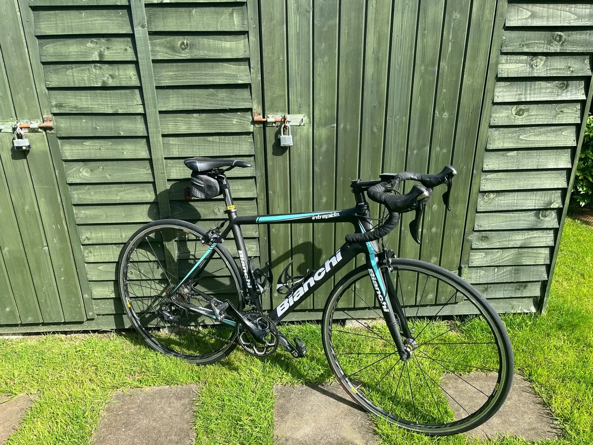 Bianchi carbon bike - Image 1