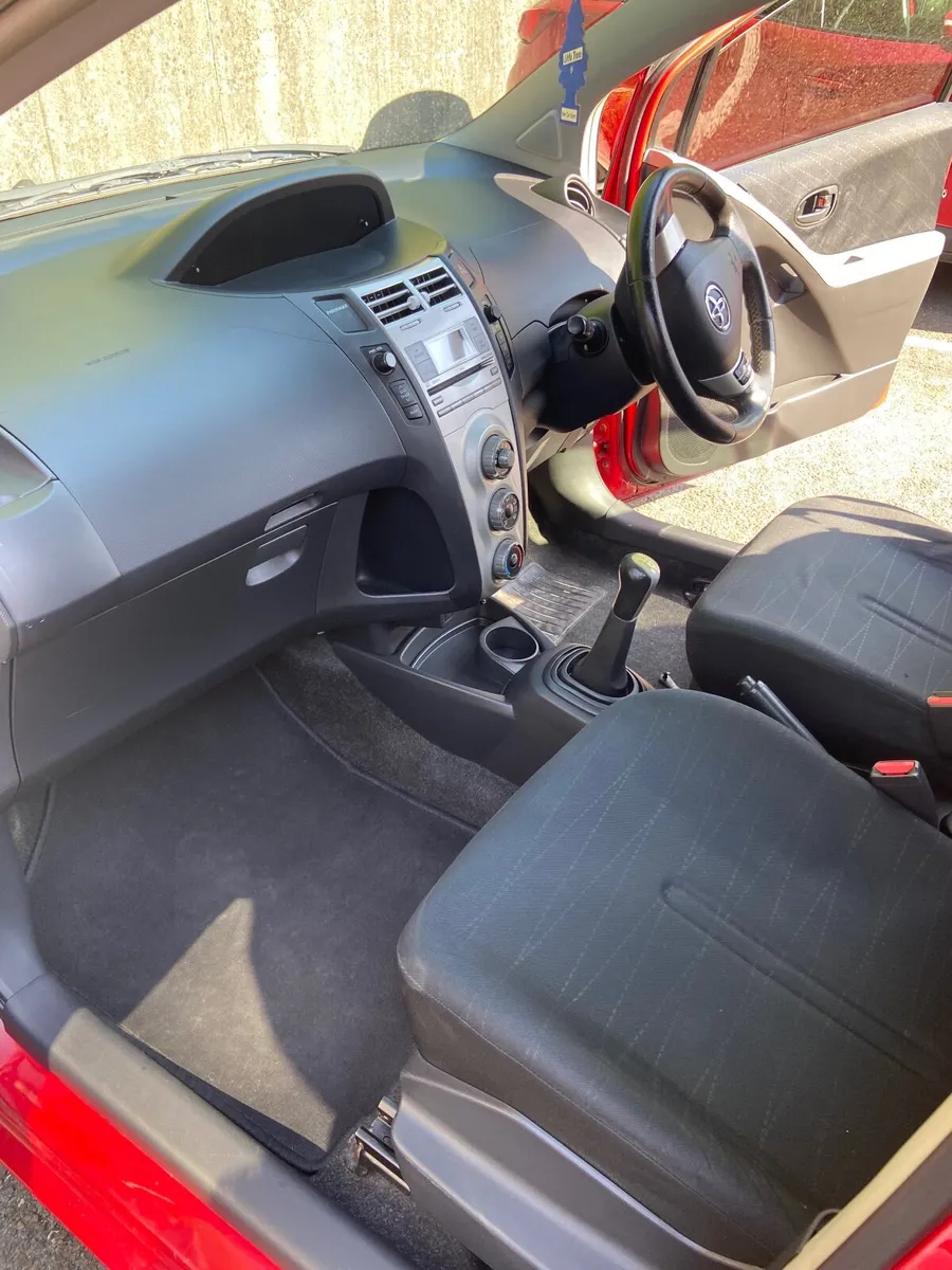 Toyota Yaris 2008 - Image 3