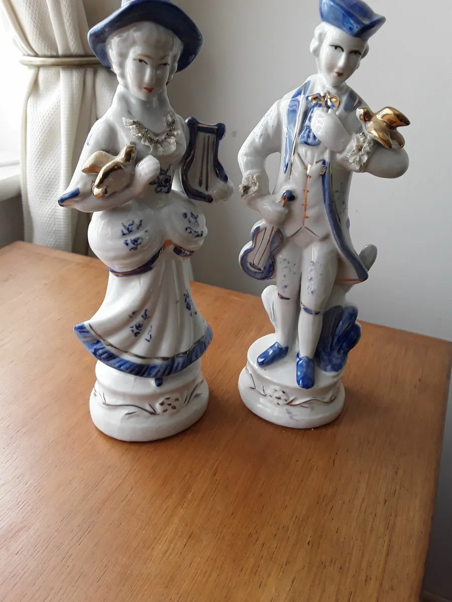 Two lovely ceramic ornaments perfect condition - Image 1