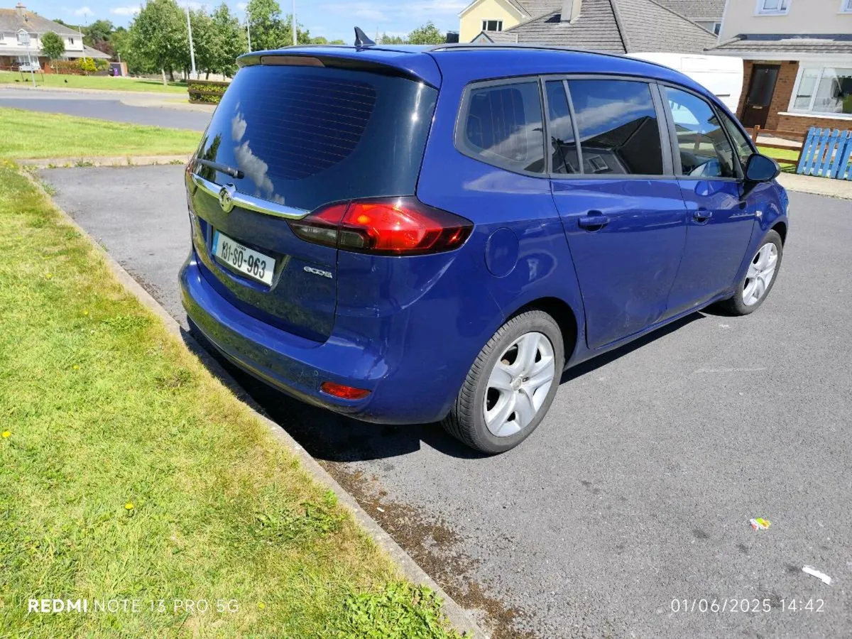 car - Image 1