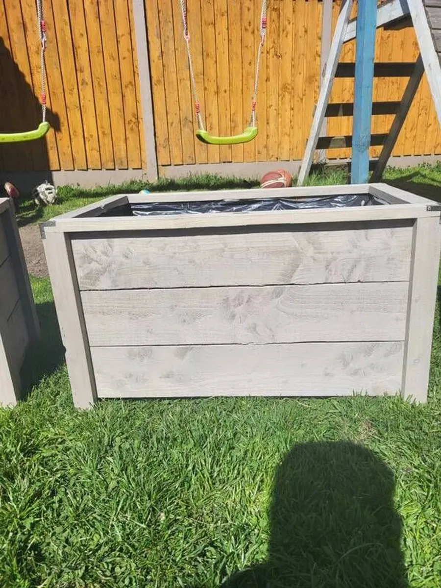 Handmade Wooden Garden Planter Set Finished in Ronseal Warm Stone - Image 2
