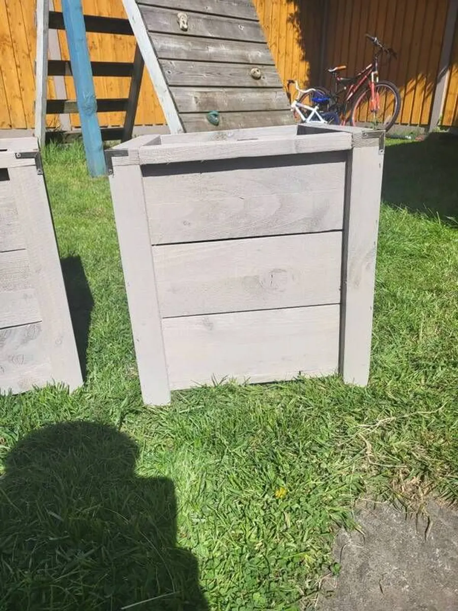 Handmade Wooden Garden Planter Set Finished in Ronseal Warm Stone - Image 3