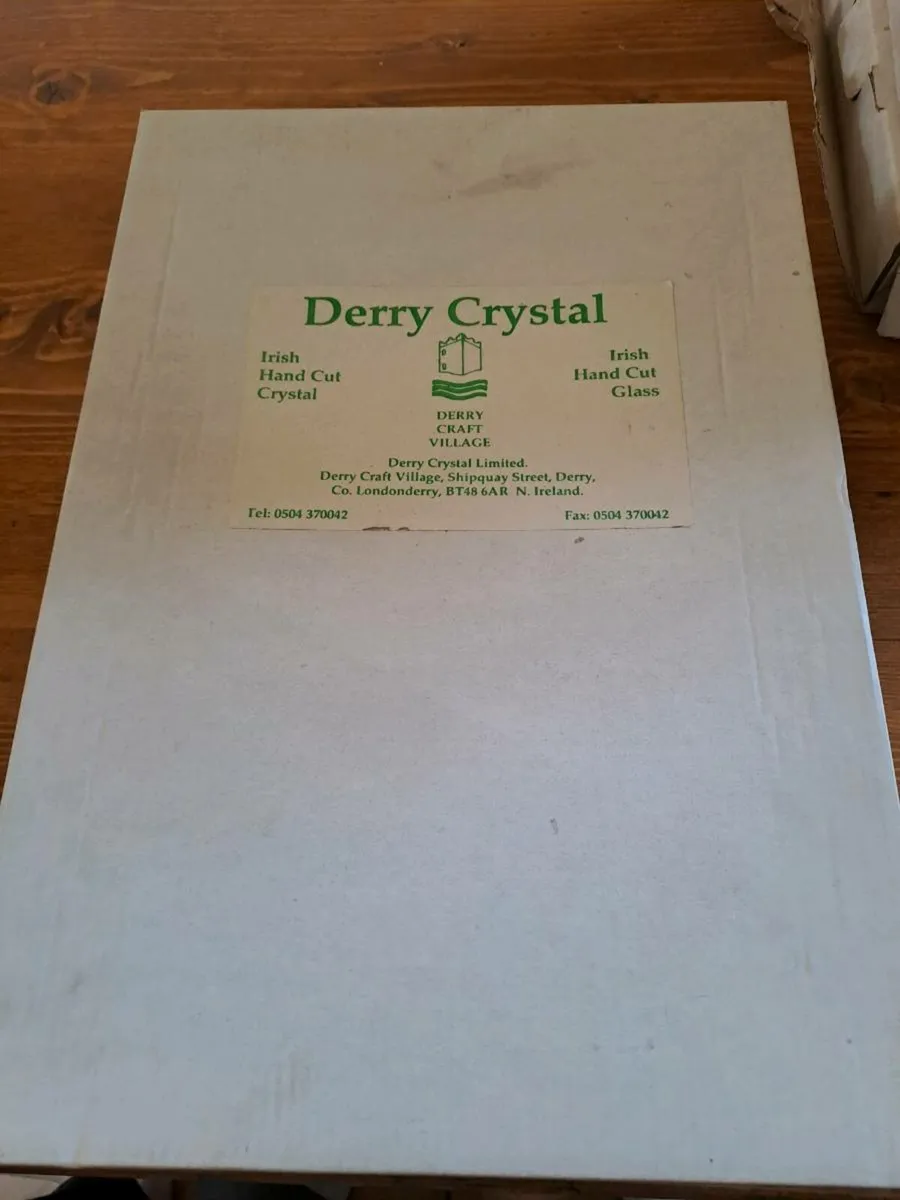 Box set of Derry Crystal wine glasses - Image 2