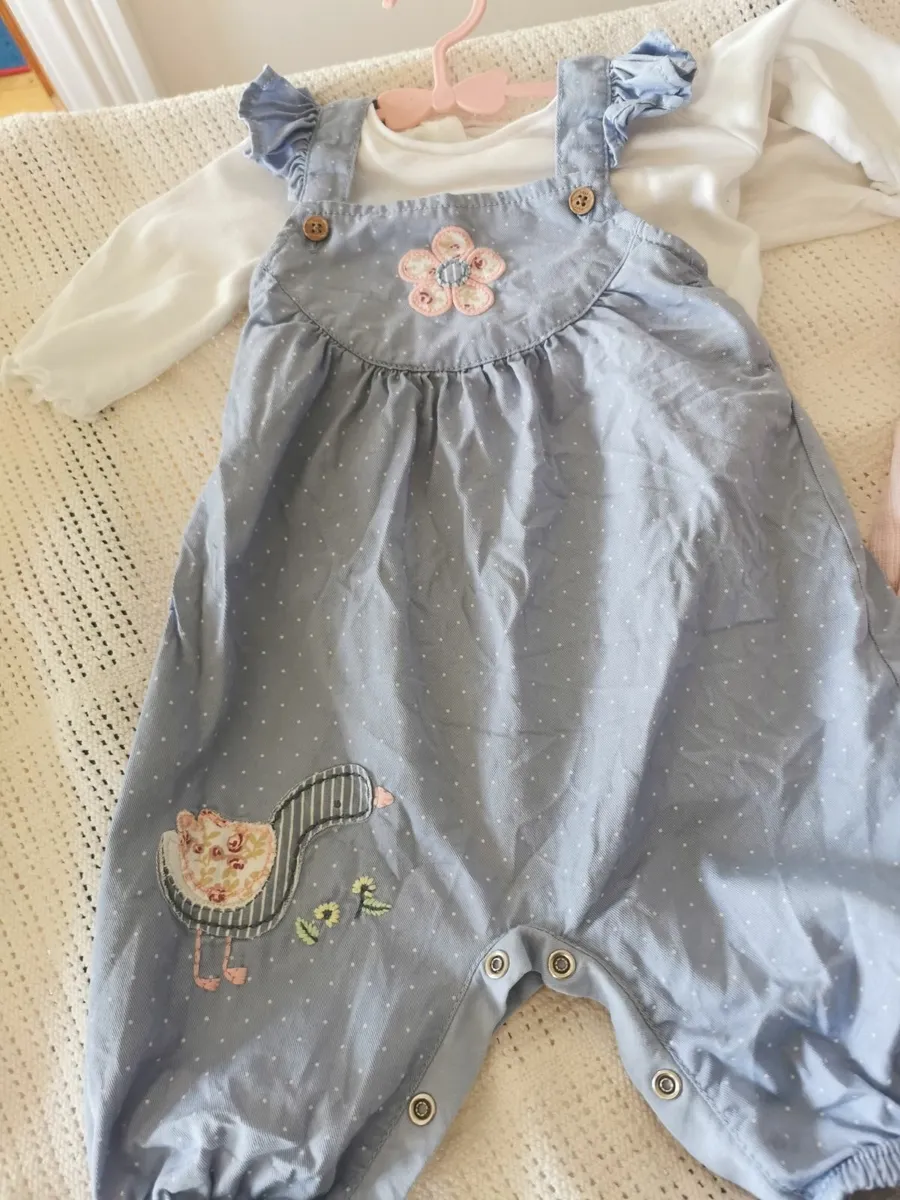 Baby girl clothes - Image 1