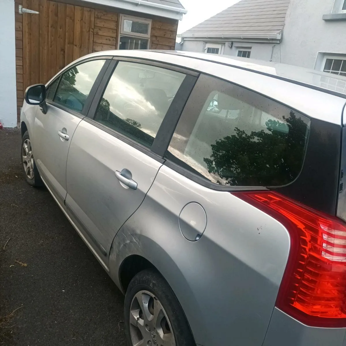 Car - Image 2