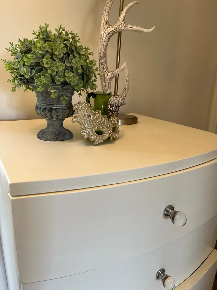 Chest of drawers / large tallboy unit - Image 2