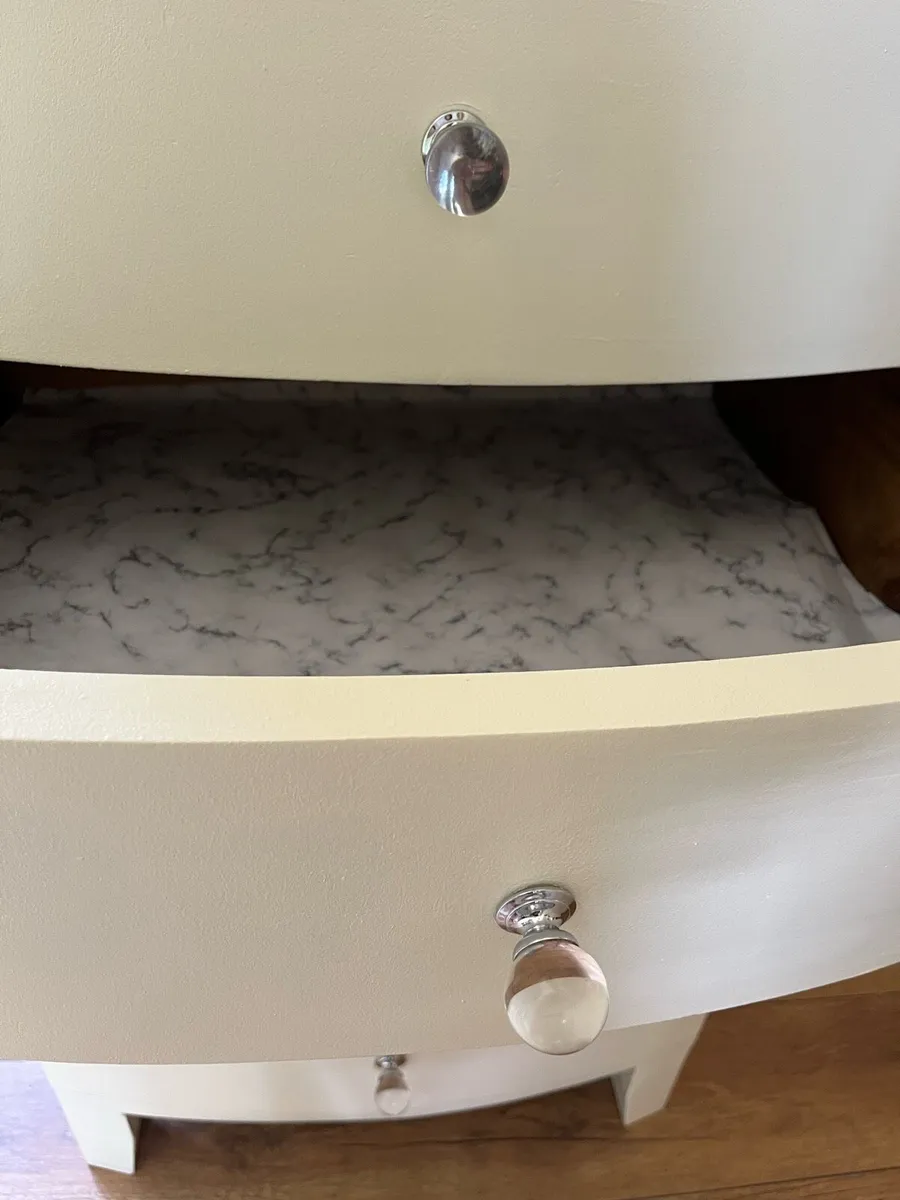 Chest of drawers / large tallboy unit - Image 4