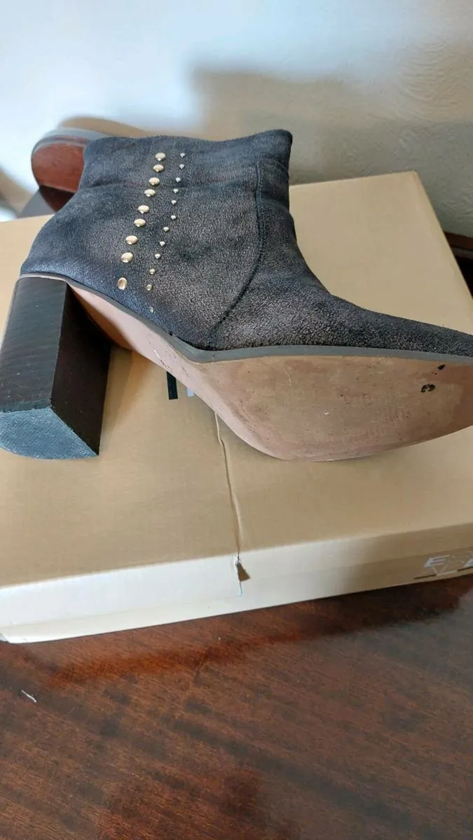 Ladies boots - Image 3