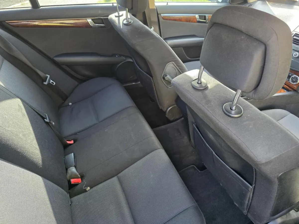 Mercedes-Benz C-Class 2009 - Image 3