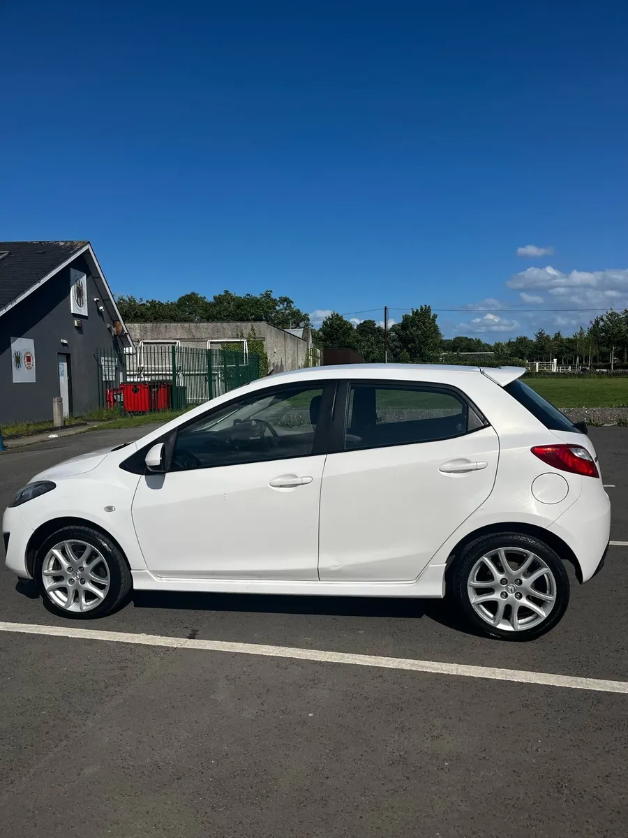 Mazda 2 - Image 4