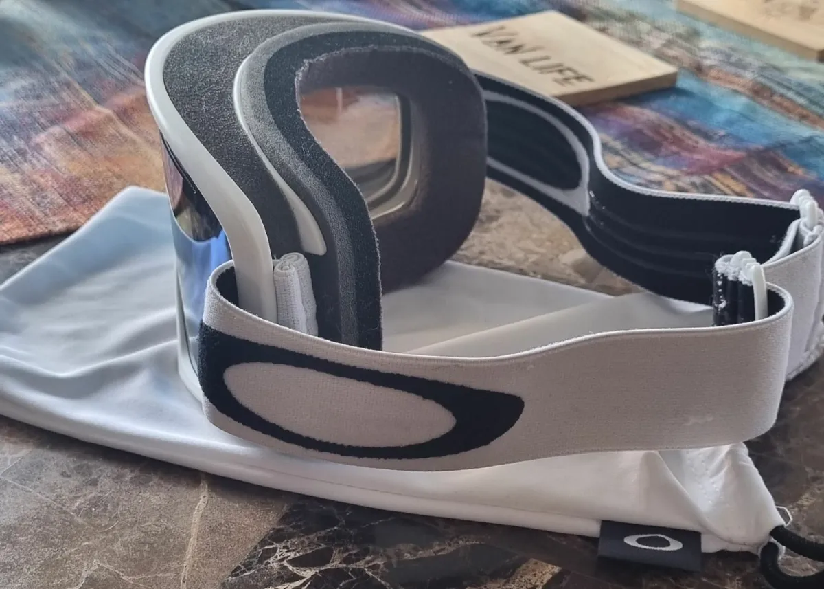 Oakley Ski Snow Goggles - Image 3