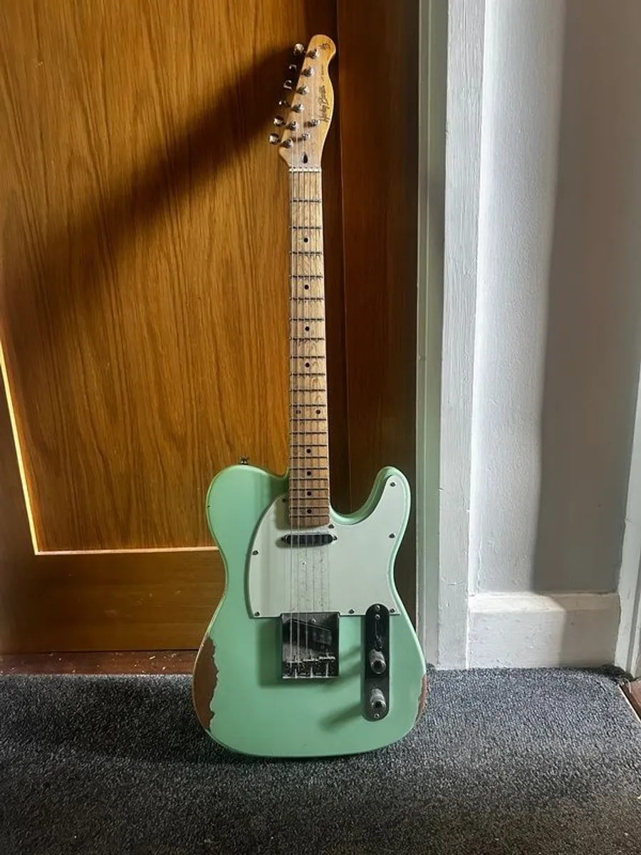 electric guitar - Image 1