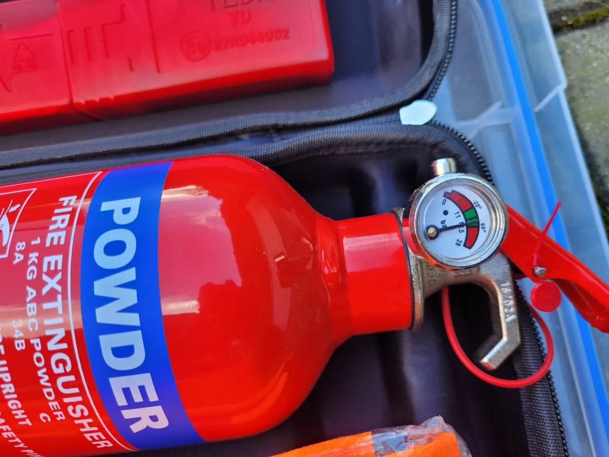 Car Emergency and Breakdown First Aid Kit - Image 3