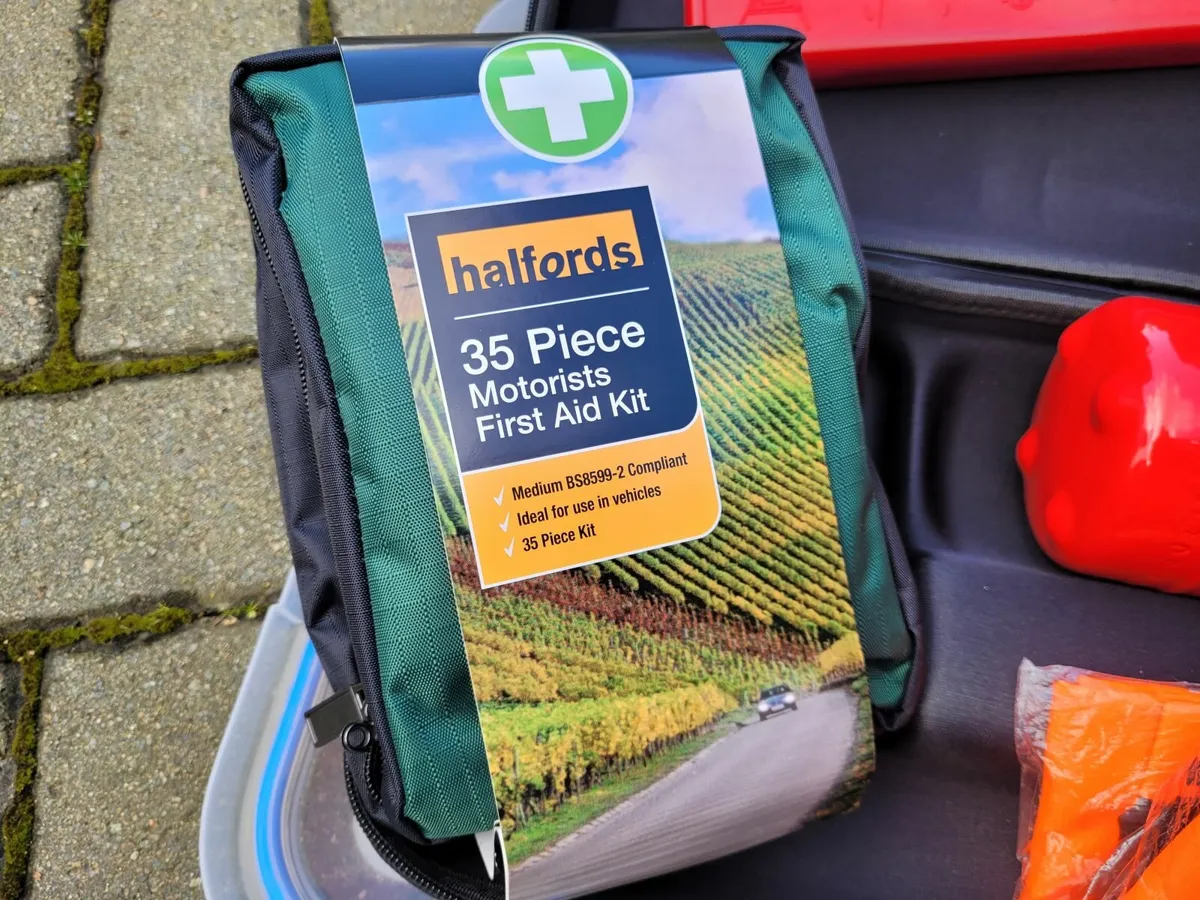Car Emergency and Breakdown First Aid Kit - Image 4