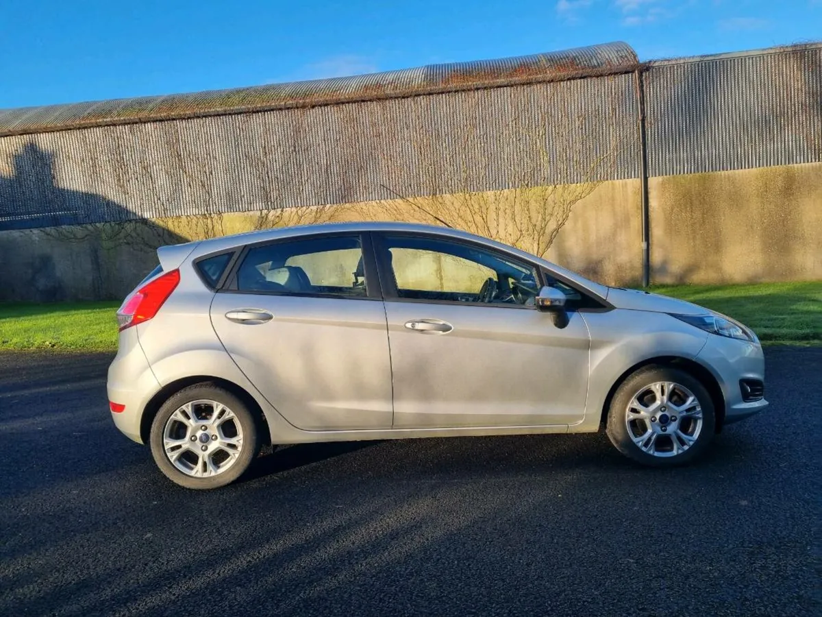 2013 Ford Fiesta 1.2 Zetec Low Miles, Ex Condition - Image 4