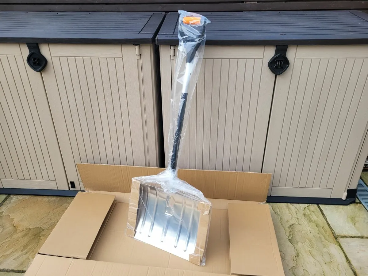 Strong Ultralight Aluminium Snow Shovel - Image 2