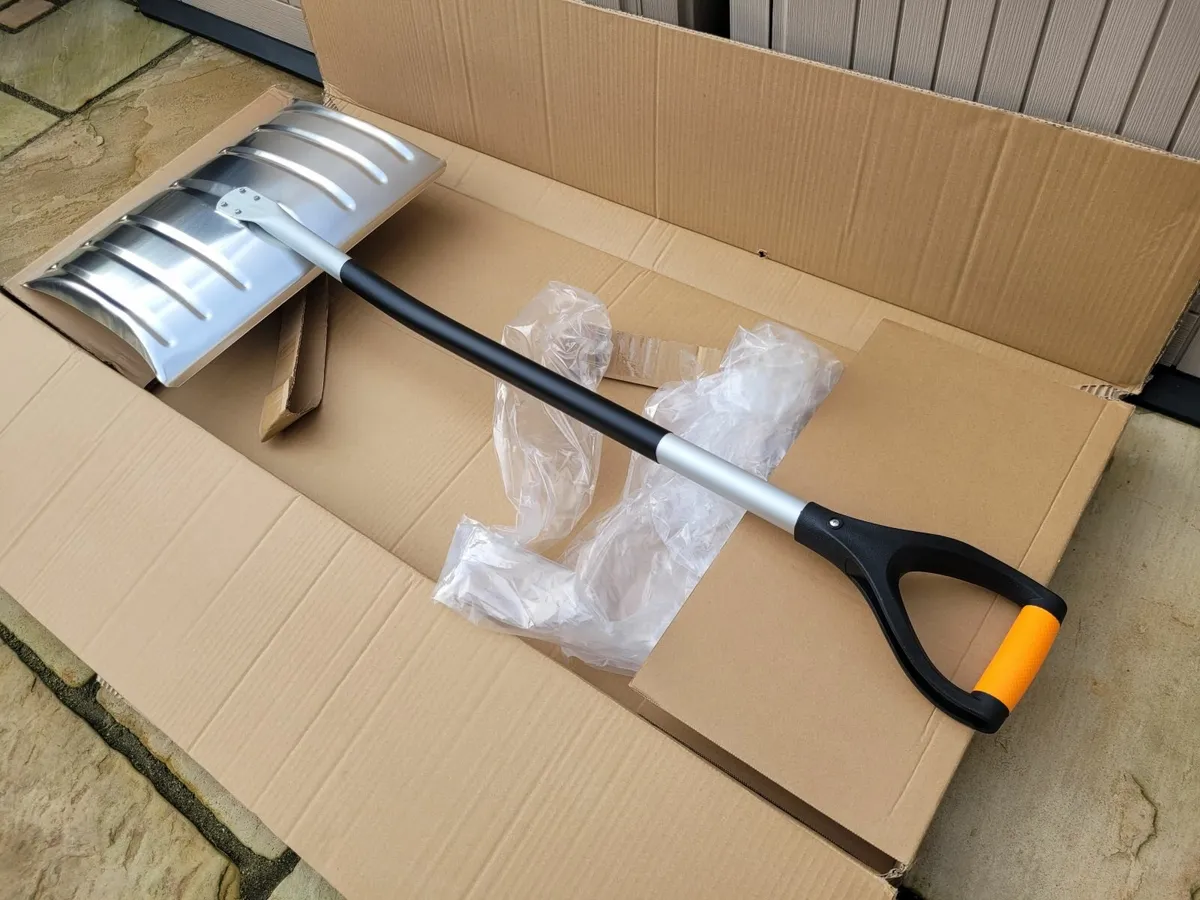 Strong Ultralight Aluminium Snow Shovel - Image 3