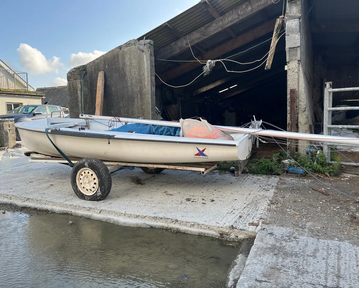 Vanguard 14 ft Sailboat with 20ft mast - Image 2