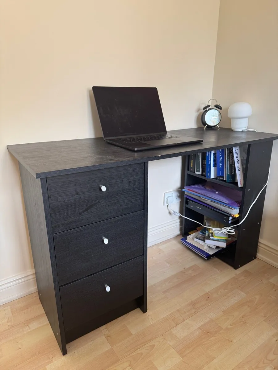 Study table - Image 1