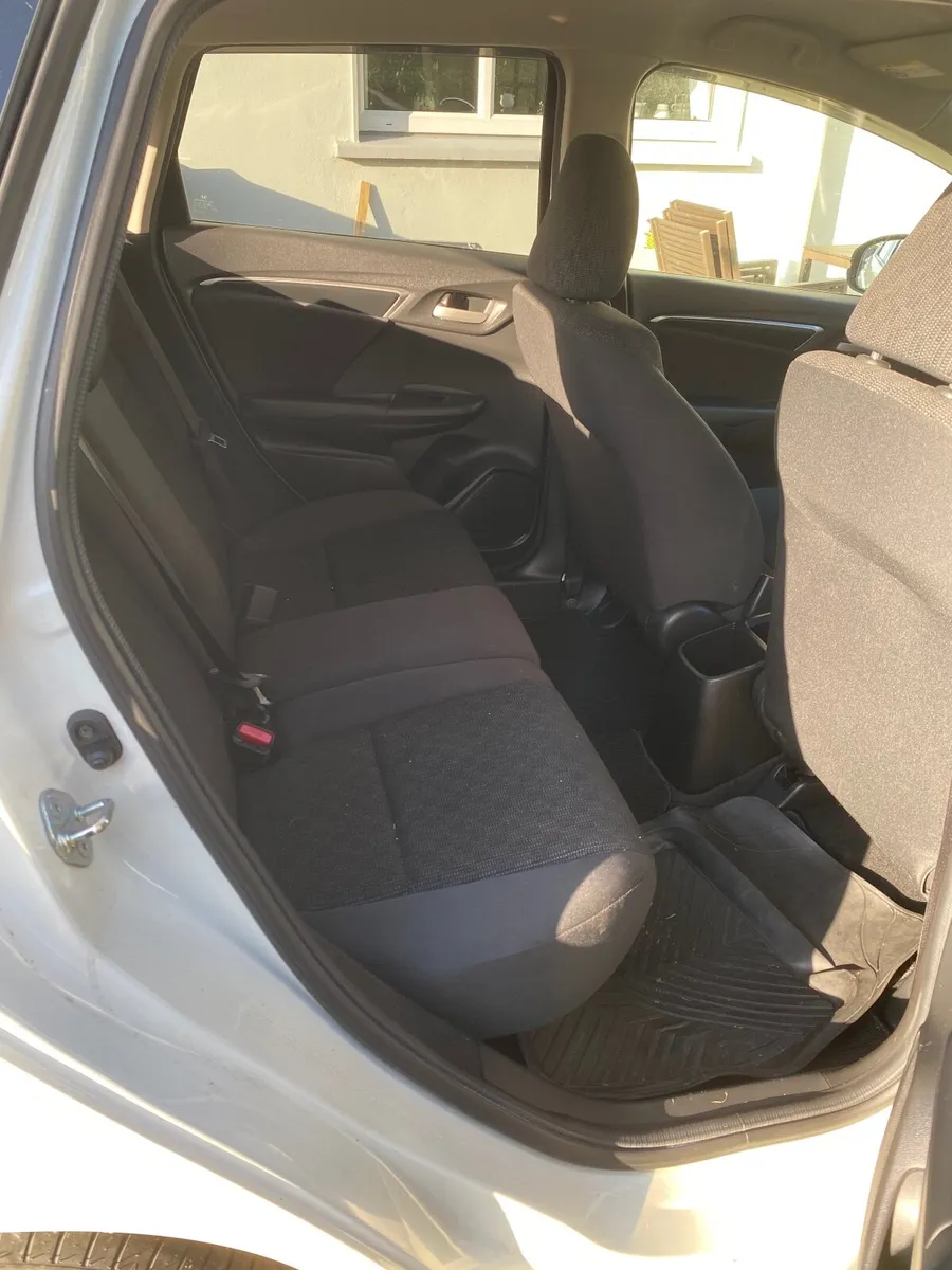 Honda Fit 2014 - Image 2