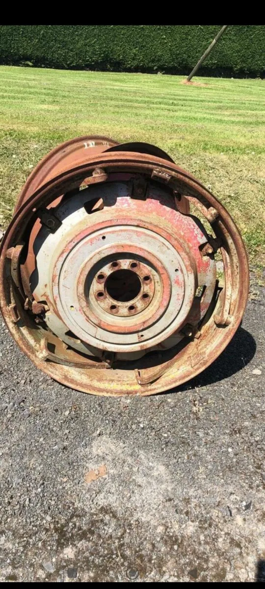 Massey Ferguson wheels - Image 1