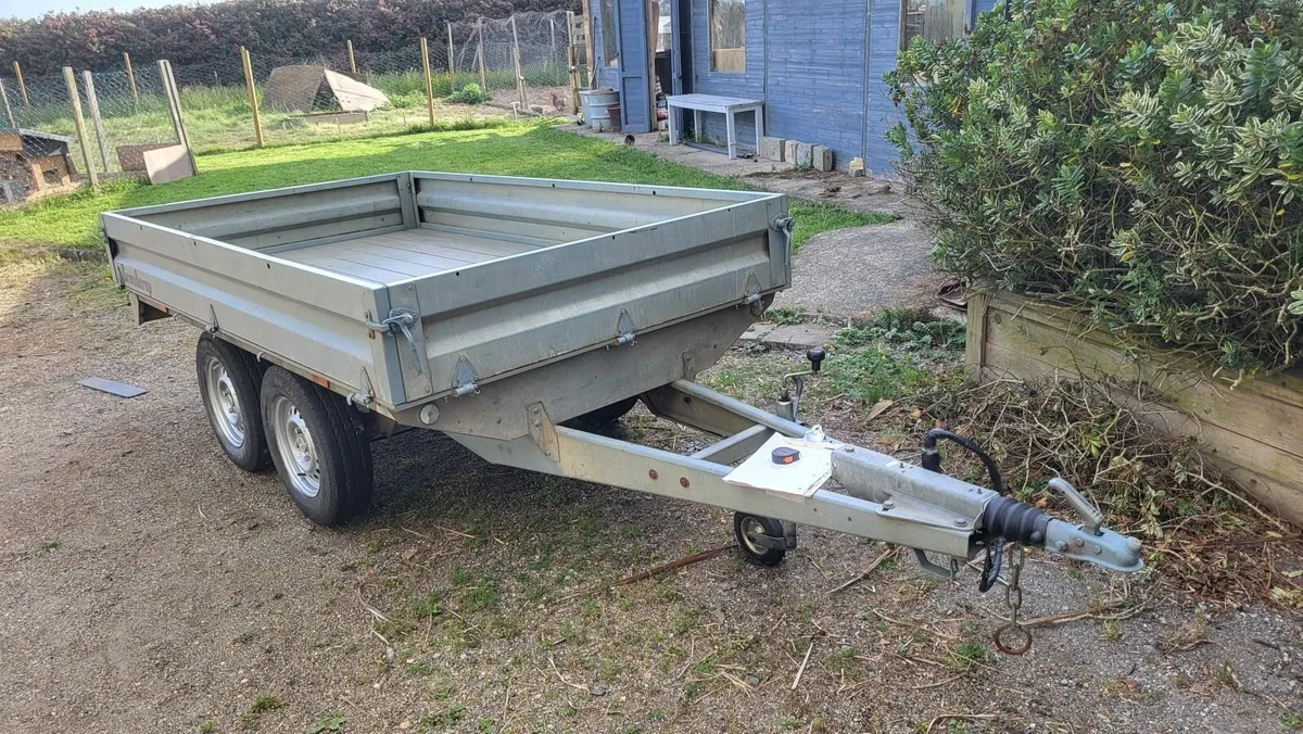 TRAILER - Image 1
