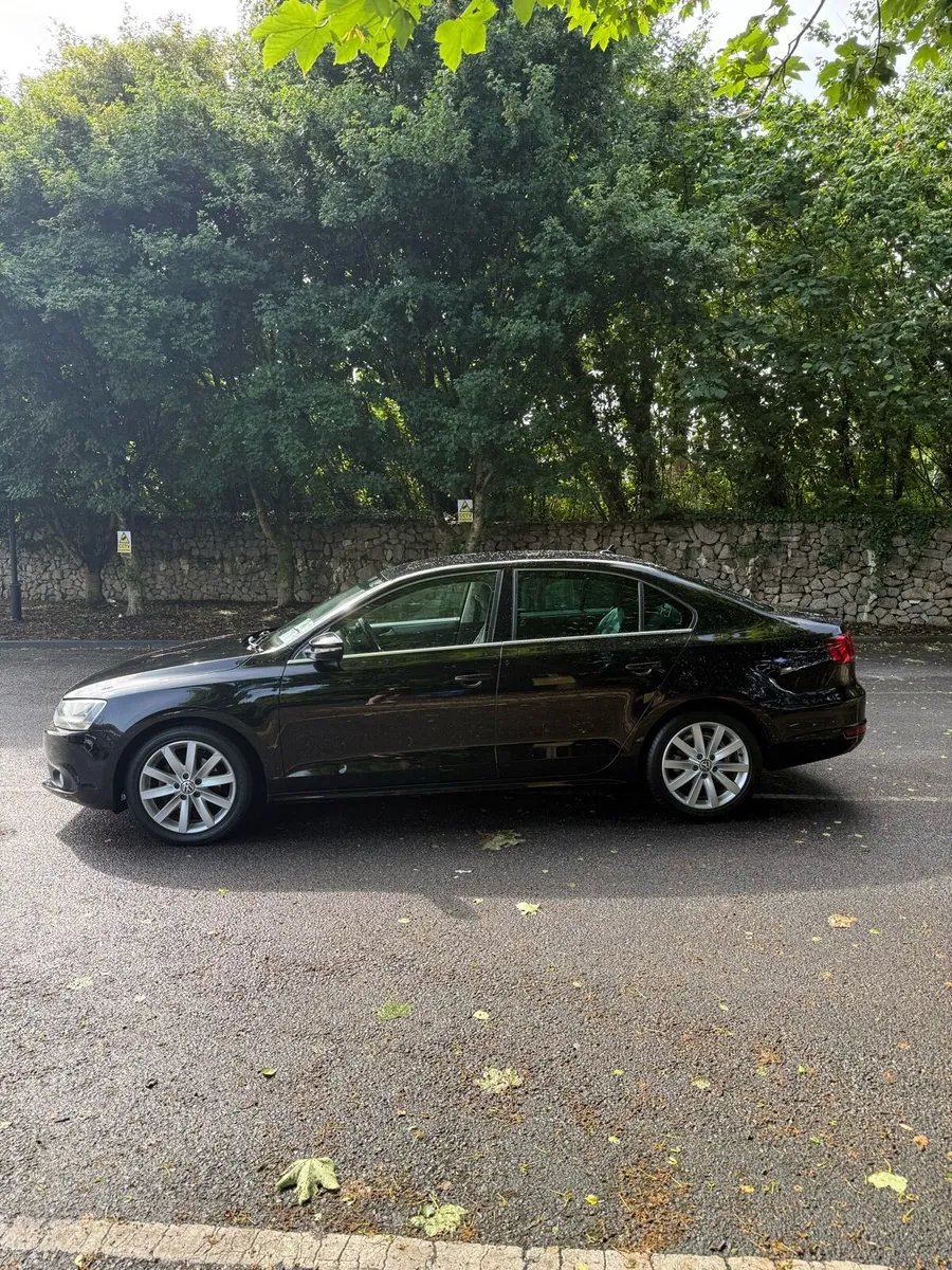 142 VW Jetta **Auto** Highline - Image 2