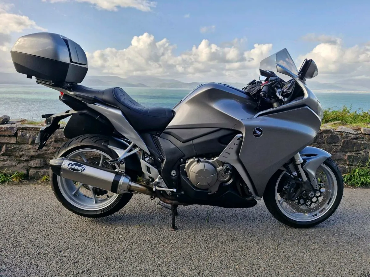 Honda VFR1200F 2010 - Image 2