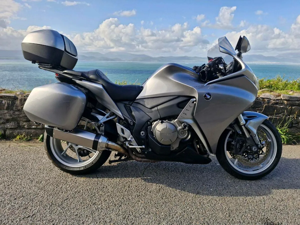 Honda VFR1200F 2010 - Image 1