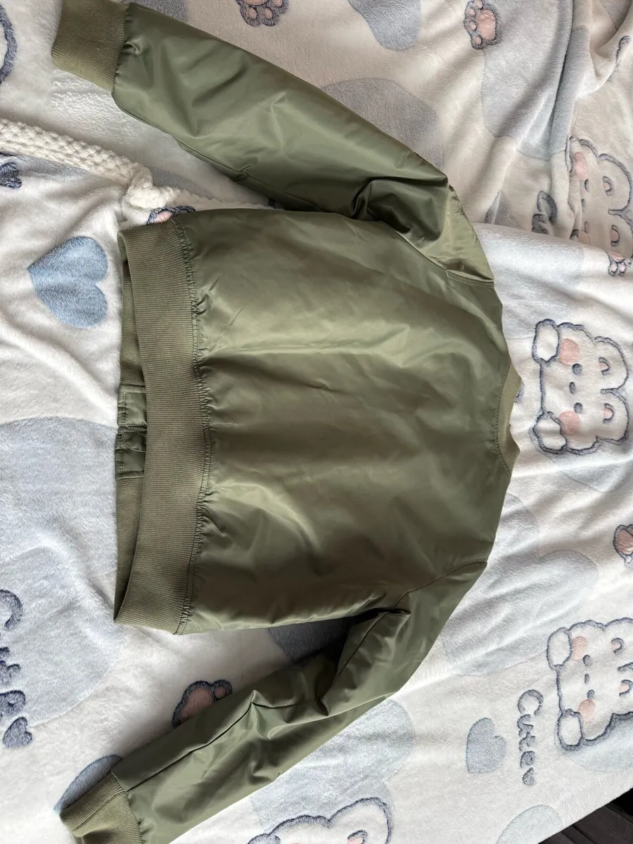 Hollister Bomber Jacket NEW - Image 4
