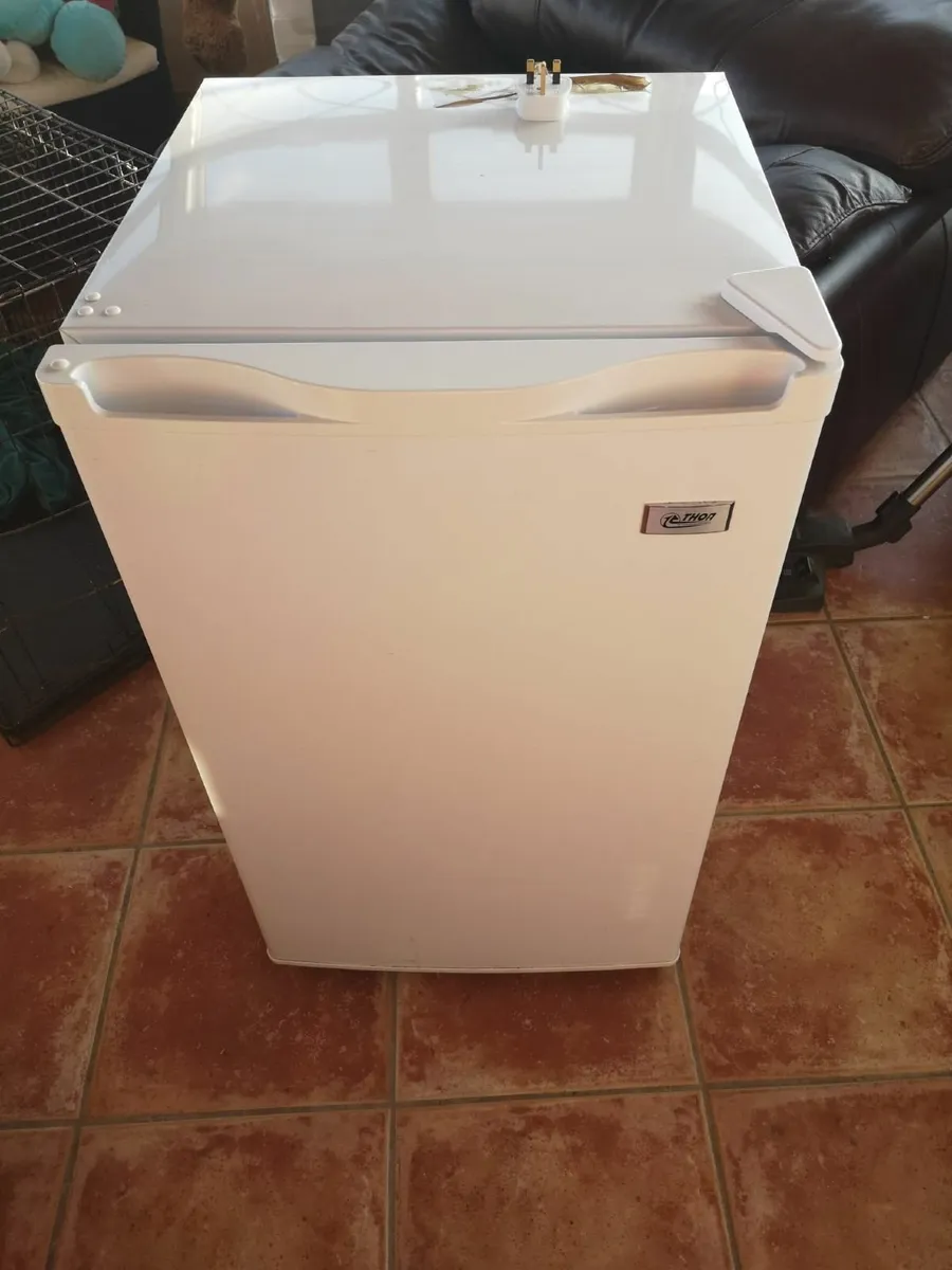 Under counter fridge - Image 2