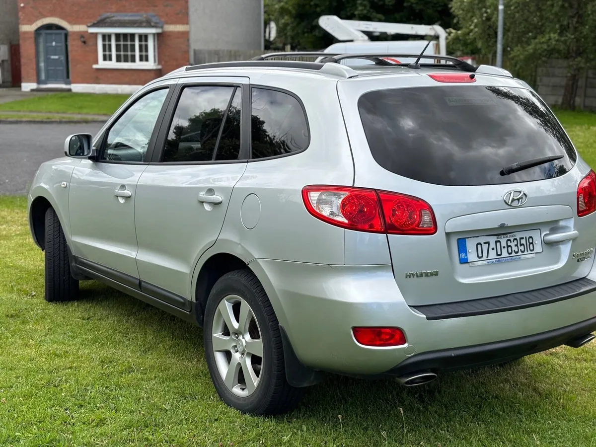 Hyundai Santa Fe 2007 - Image 2