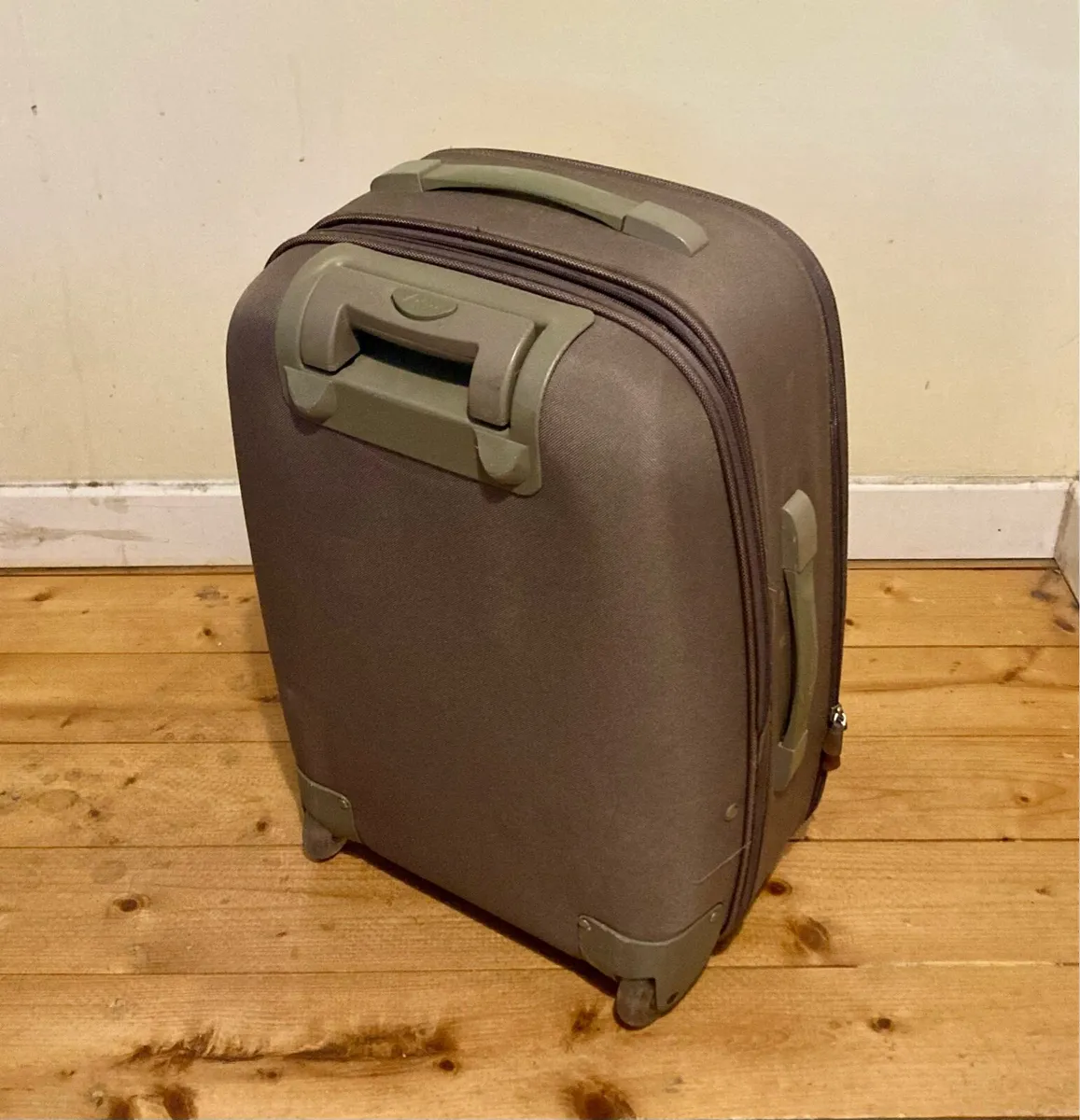 Compact Soft Shell Suitcase - Image 4