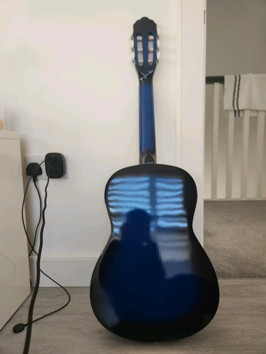 Kids guitar - Image 3