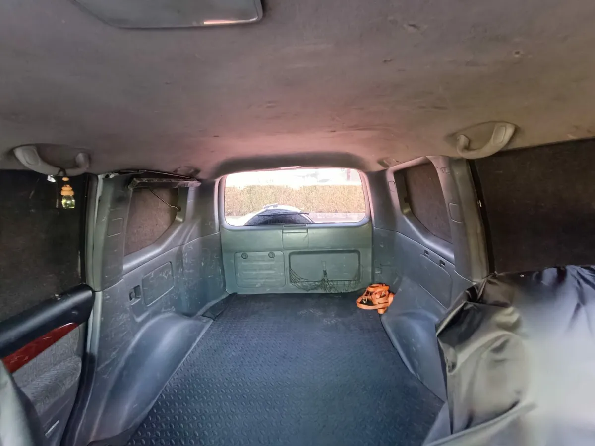 Toyota Landcruiser - Image 4