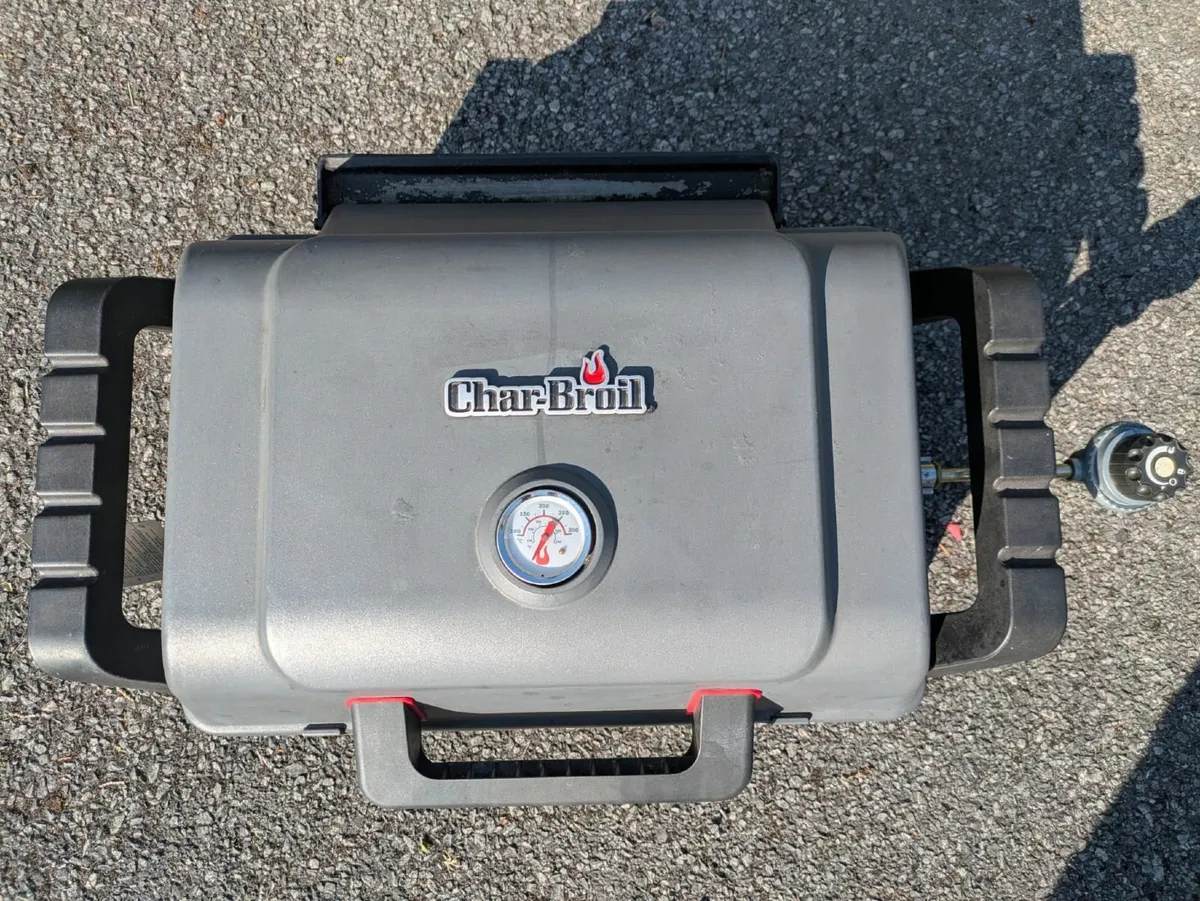 Char-Broil Portable BBQ - Image 2