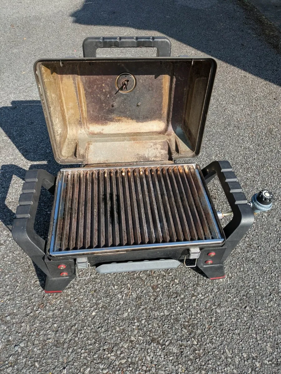Char-Broil Portable BBQ - Image 3