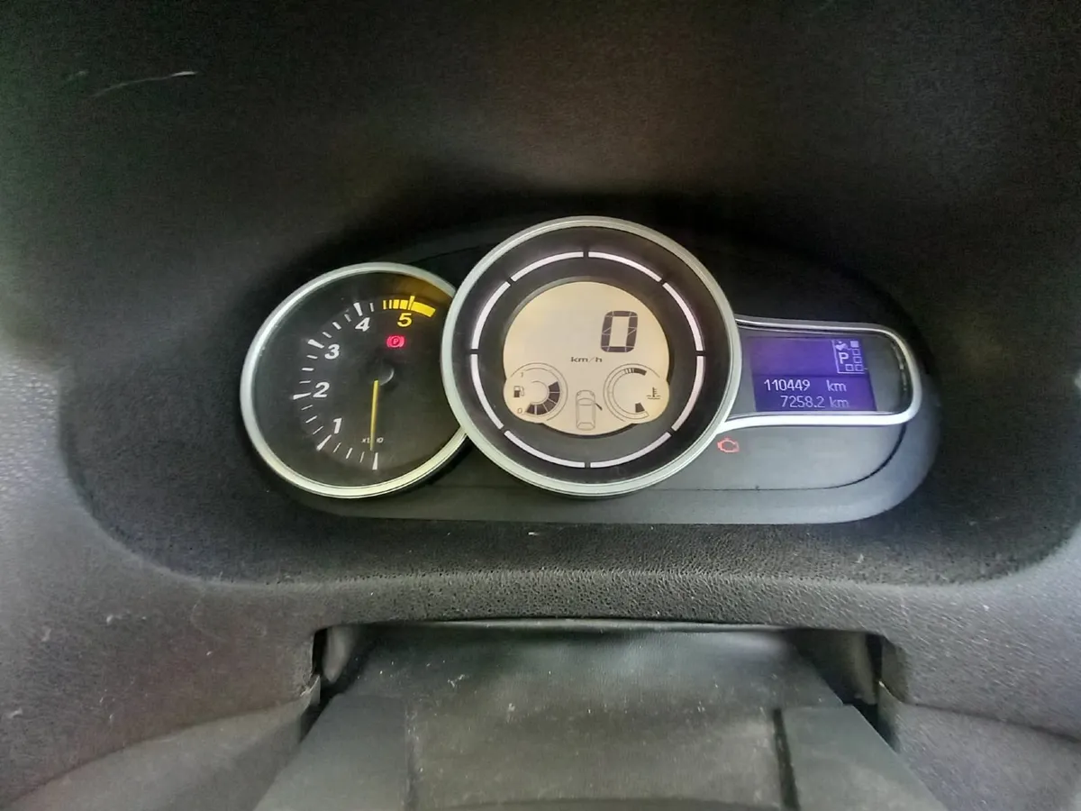 Renault Fluence 2011 - Image 3
