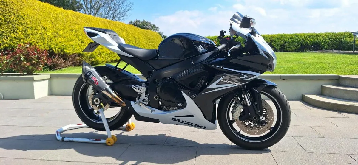 2014 Suzuki GSXR 600 - Image 1