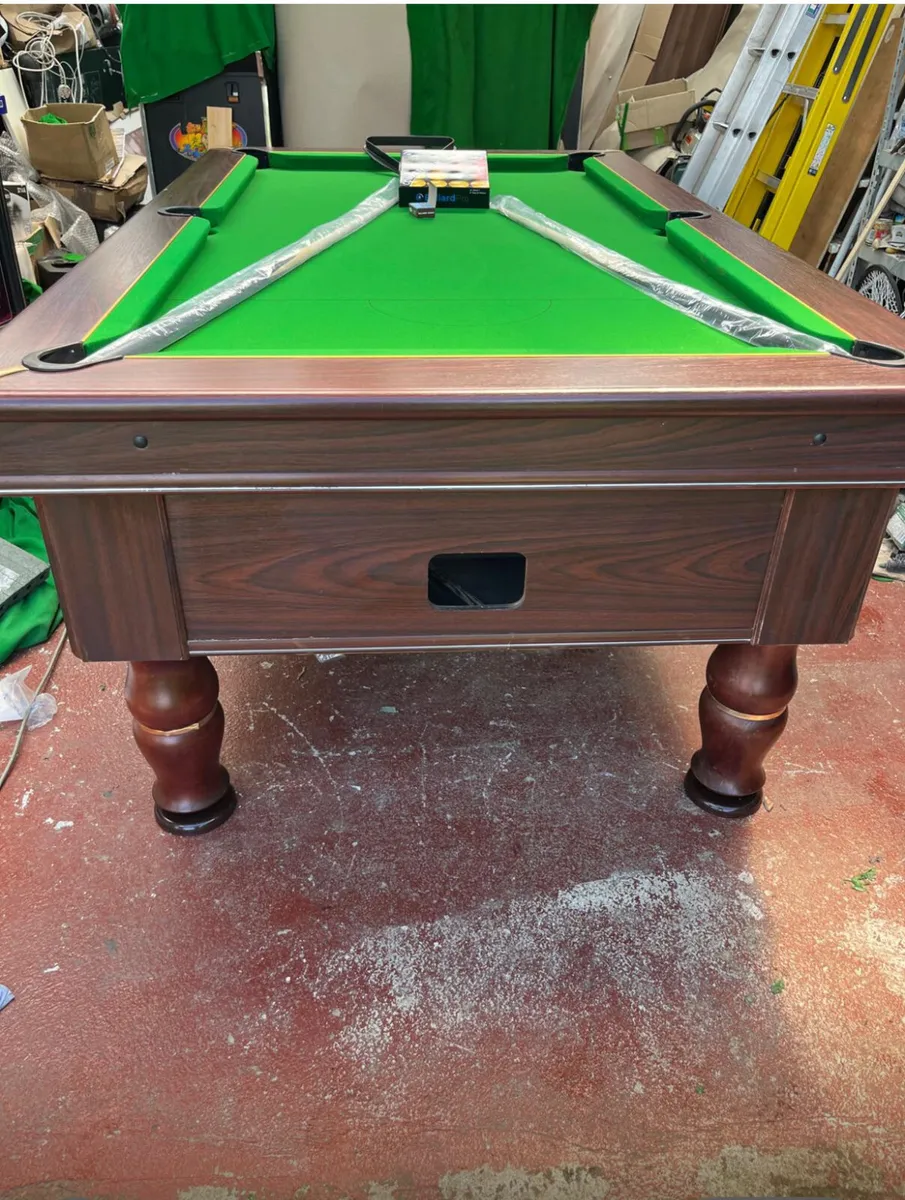 Pool table - Image 2
